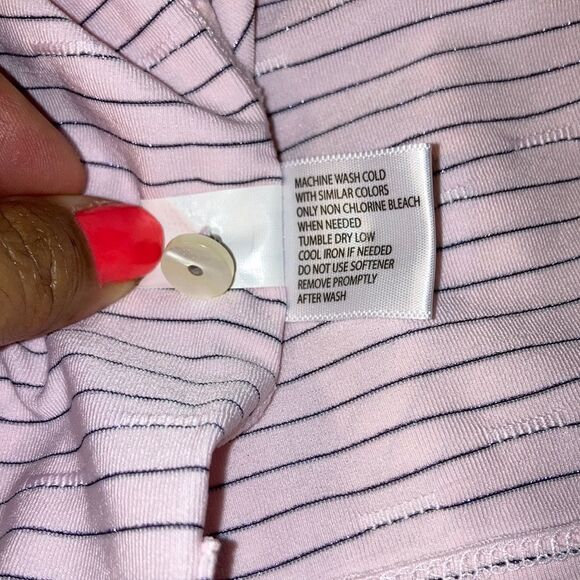 LADY HAGEN Polo Pink Breast Cancer Awareness Embroidered Ribbon Womens Medium - Picture 10 of 11